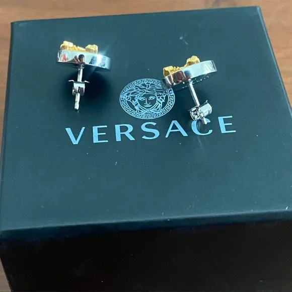 Versace virtus stud earrings - Picture 5 of 7